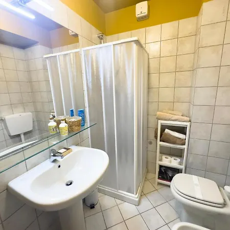 Con Vista Su Piazza Vittorio Alfieri 아파트