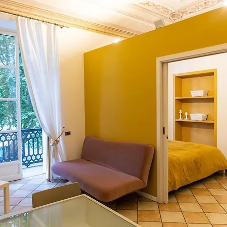 Con Vista Su Piazza Vittorio Alfieri 아파트 *