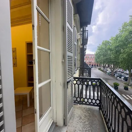 Con Vista Su Piazza Vittorio Alfieri *