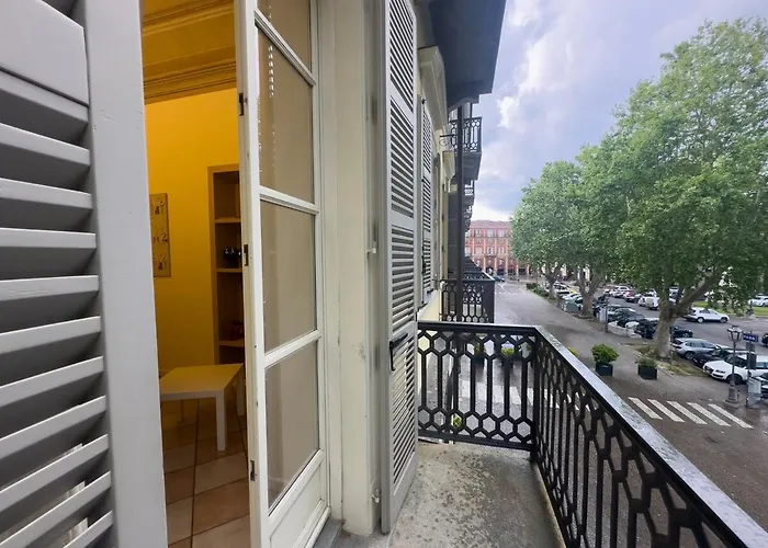 Con Vista Su Piazza Vittorio Alfieri *